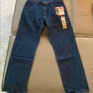 Wrangler mens blue jeans 36x32 relaxed fit never worn